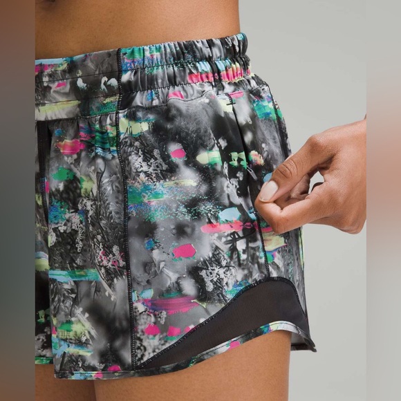 Bundle of 3 Lululemon Womens Hold Tight HR Shorts Tank Top Size 6 Socks M NWT - Picture 4 of 16